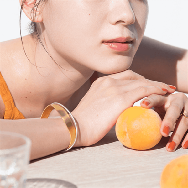 アリー クロノ UVジェル ファンデーションフリーメイク用 サニーアプリコット SPF50+ 40g