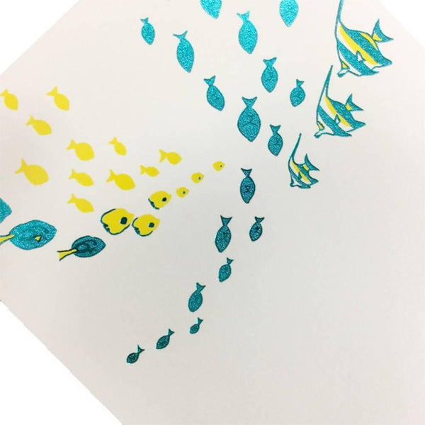 8月の季節の箔押しハガキ 夏の魚のデザイン