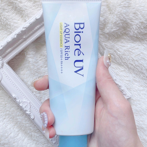 ビオレUV アクアリッチ ライトアップエッセンス 日焼け止め SPF50+ PA++++ 70g
