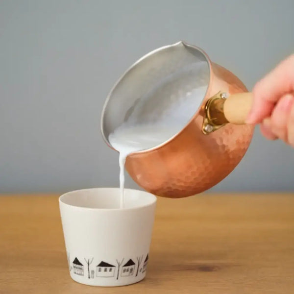 千歳木柄槌目銅ミルクパン12cm注ぎ口付