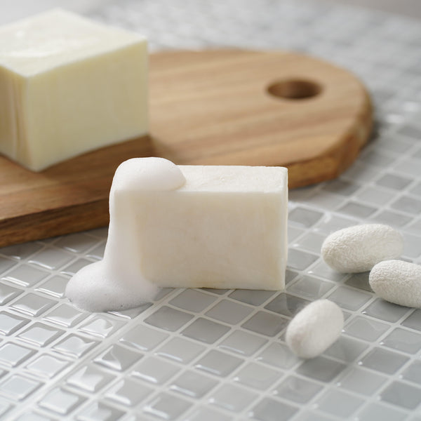 絹屋シルク石鹸 うるおい美容石鹸 シルクパウダー配合 100g