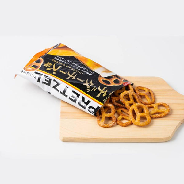 ミスターイト 全粒粉ベイクドプレッツェル チェダーチーズ味(6個入り)