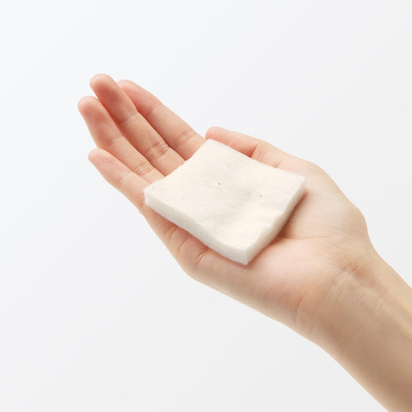 無印良品 カットコットン エクリュ 無漂白 洗顔コットン 60x50mm 180枚入り。