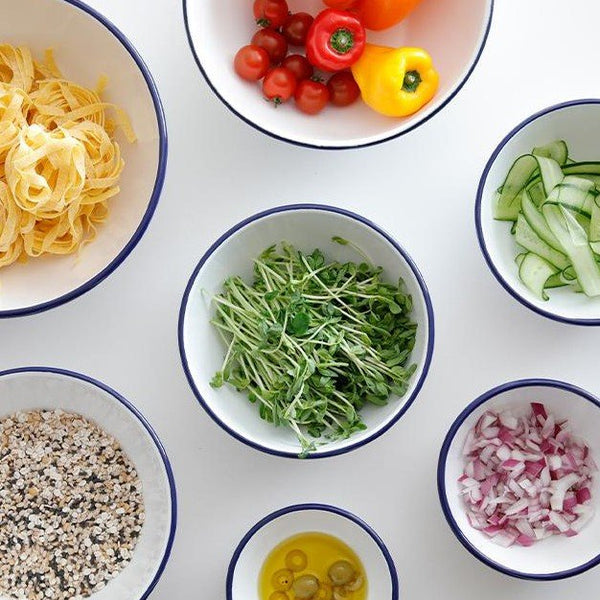 月兎白琺瑯鉢・紺ディテール