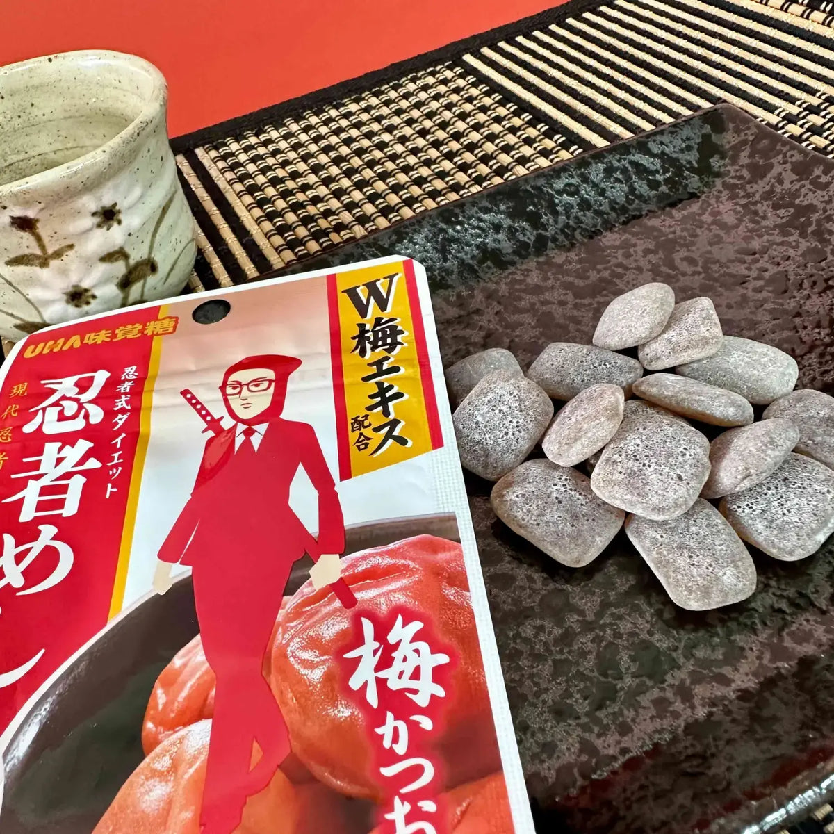 UHA味覚糖 忍者めし 梅かつお飴 20g×10袋 UHA味覚糖 忍者めし 梅かつお飴 20g×10袋