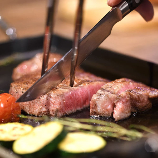 木製ハンドルの日本製ステーキナイフとカービングフォークセット