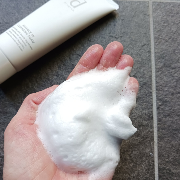 資生堂 dプログラム エッセンスイン クレンジングフォーム 120g