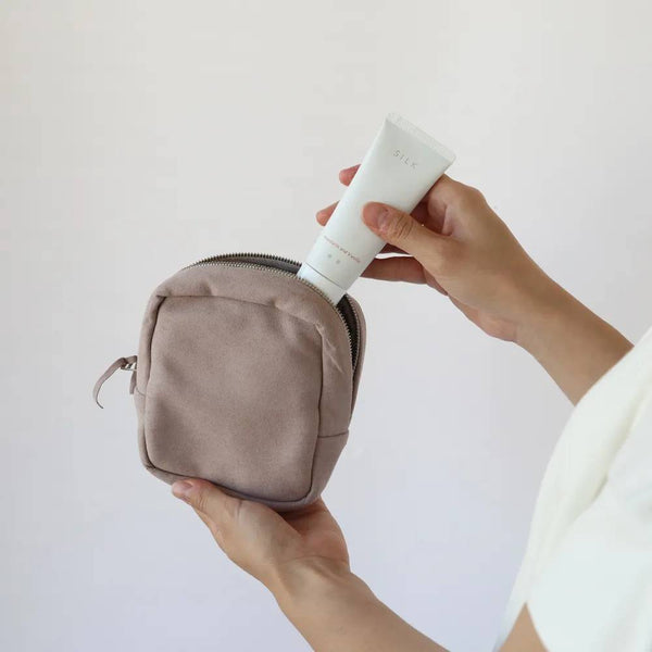 絹屋シルクハンドクリーム マンダリン＆バニラエッセンシャルオイル配合 50g