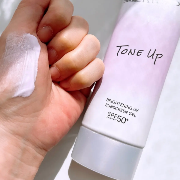 アネッサ スキンブライトニング UVサンスクリーン ジェル N SPF50+ PA++++ 90g