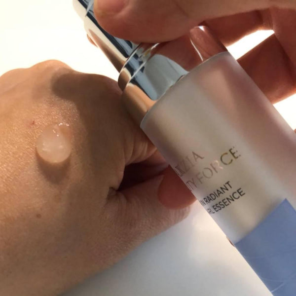 アクシア ビューティーフォース スキン ラディアント パールエッセンス アンチエイジングセラム 30mL