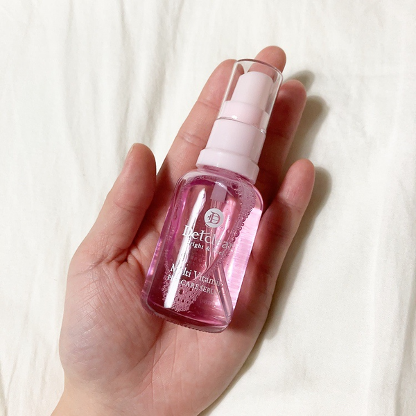 デトクリア ブライト＆ピール ハイドレーティング マルチビタミン エクスフォリエーティング セラム 30ml