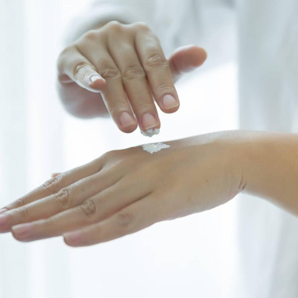 ハナトミ ハンドクリーム ジジュ オリエンタルグリーンヒノキ×ネロリ 50g