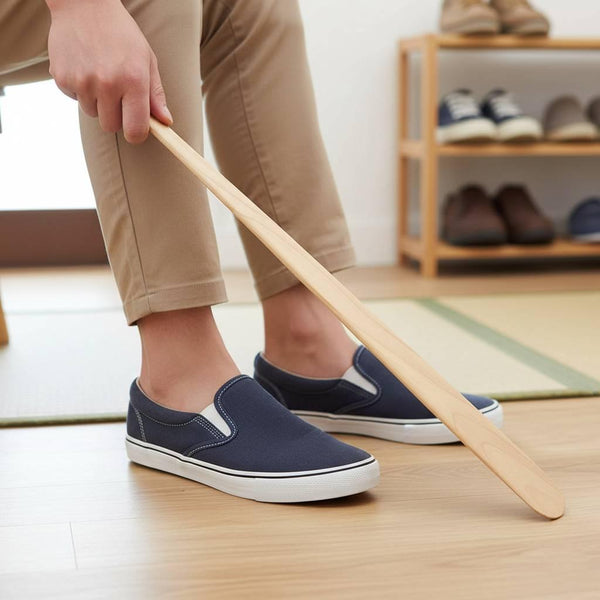 手作りの長柄ヒノキ製靴べら 70cm