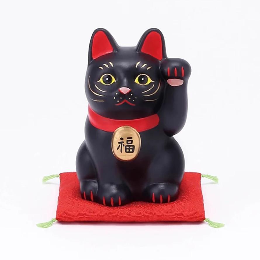 手作りの日本の招き猫 陶器製フィギュア ブラック 8cm