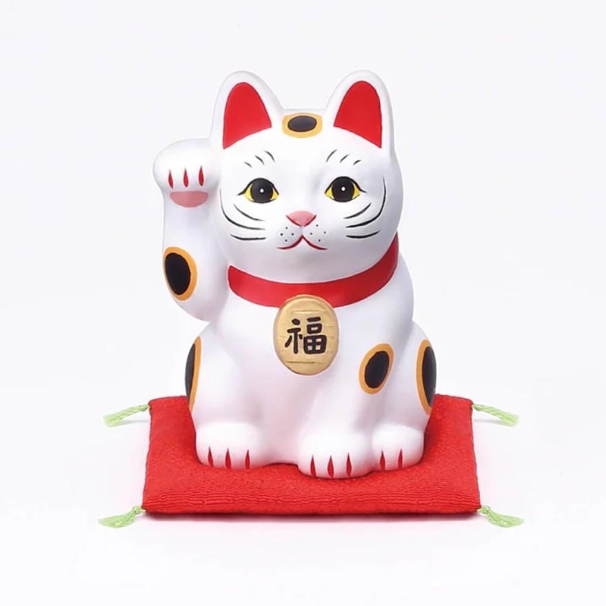 手作りの日本の招き猫 陶器製置物 ホワイト 8cm