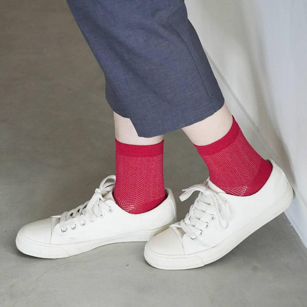 ヘリンボーン柄ソックス 赤 吸水性和紙生地 24.5cm