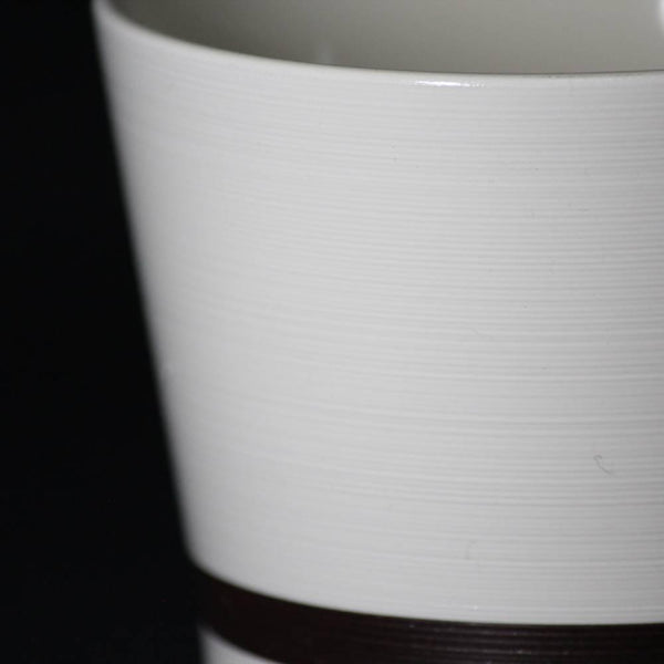 Isuke ドリンクカップ ブラッシュドゴールドデザイン 樹脂製タンブラー