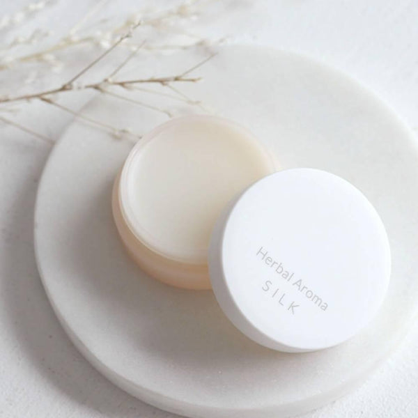 絹屋 多目的保湿シルクバーム エッセンシャルオイル配合 8.5g