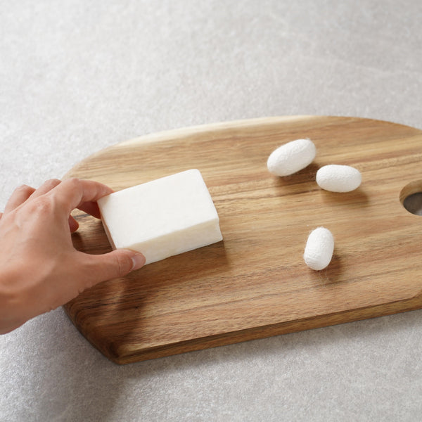 絹屋シルク石鹸 うるおい美容石鹸 シルクパウダー配合 100g