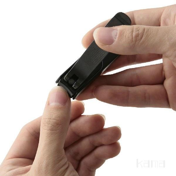 Kiya ネイルクリッパー ブラック スチール ミディアムサイズ