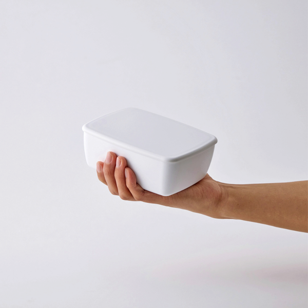 ミニマルなデザインの白い電子レンジ対応弁当箱 大容量 600ml