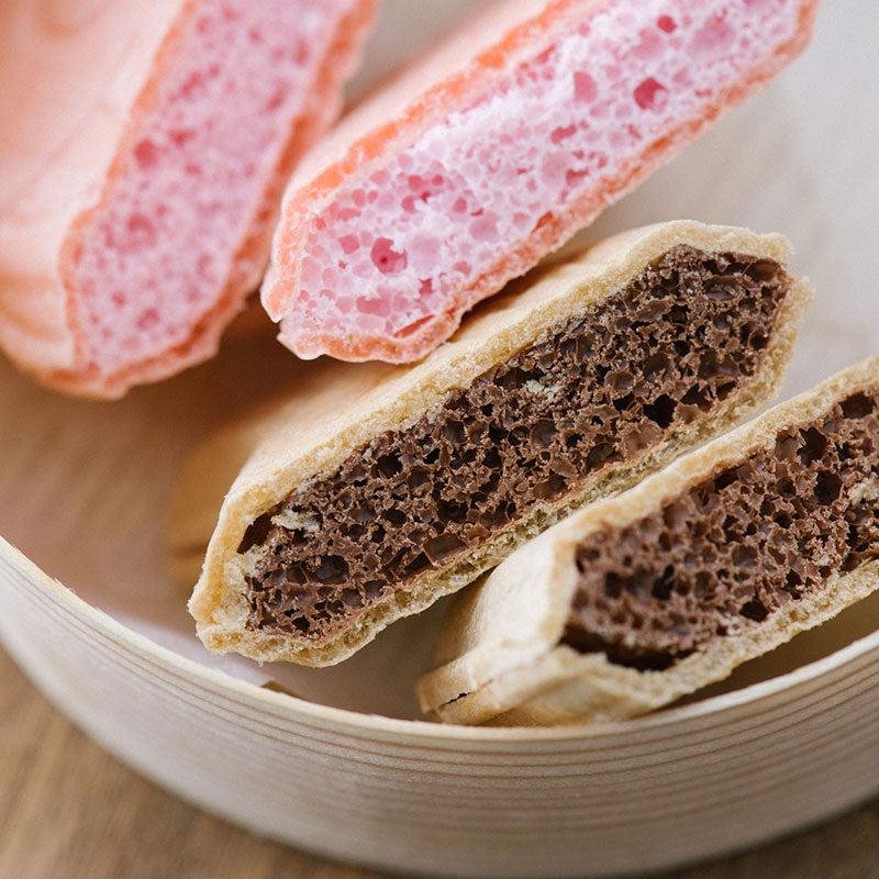 見事な大ぶり鯛菓子型　めでたい骨董 メイトー ぷくぷくたいたい焼き いちごチョコ入りおさかな最中(10枚入)