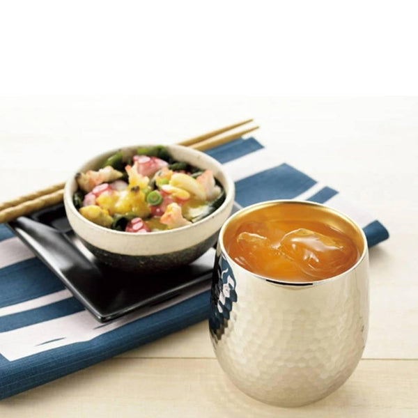 ステンレススティール製ダブルウォール槌目カップ 金メッキ内張り 250ml